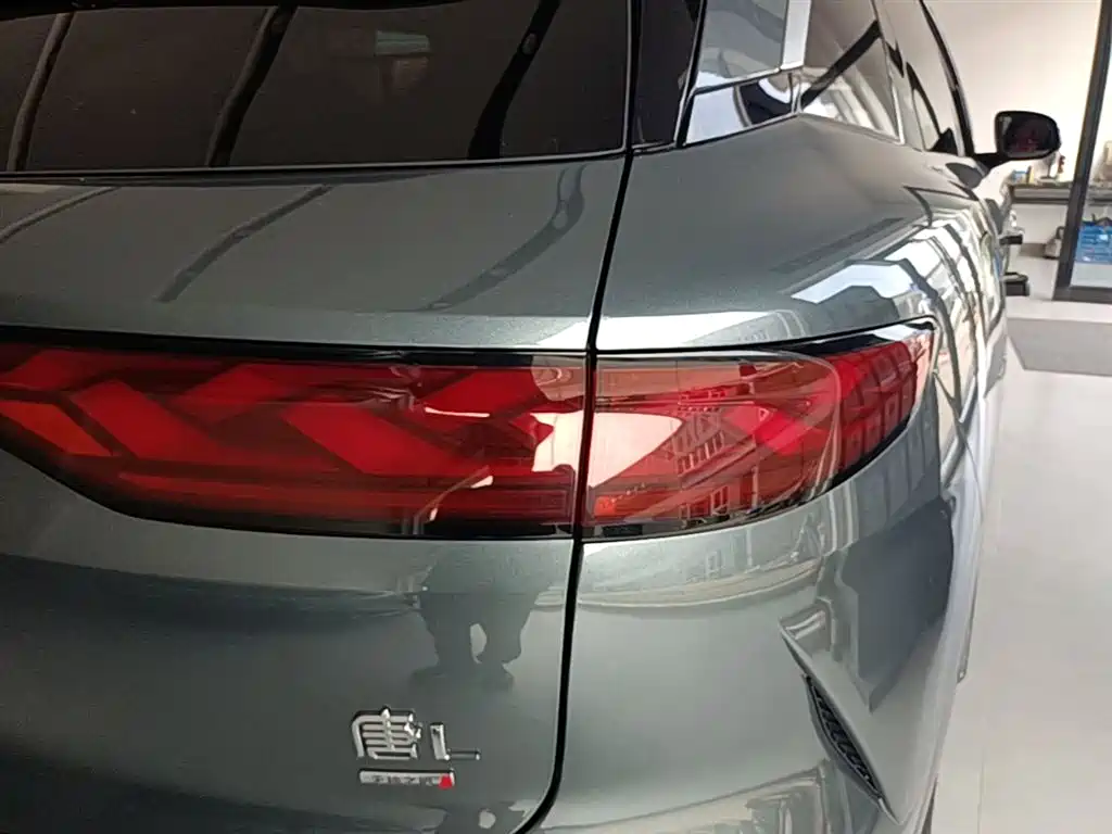 BYD Tang L L 2025 DM 175KM