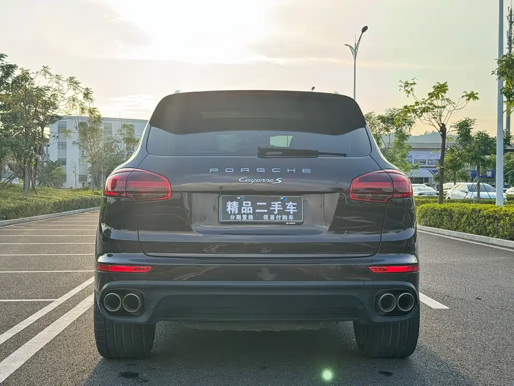 Porsche Cayenne — миниатюра 15
