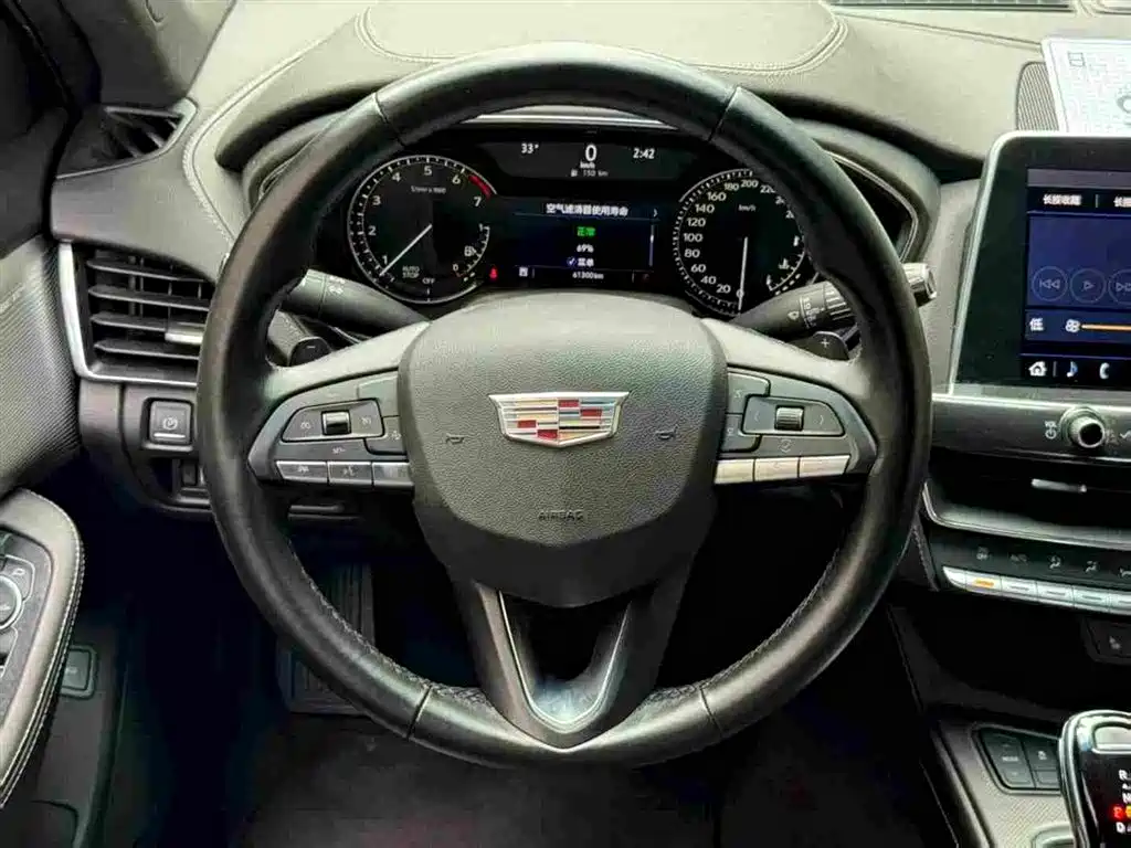 Cadillac CT5 — миниатюра 6
