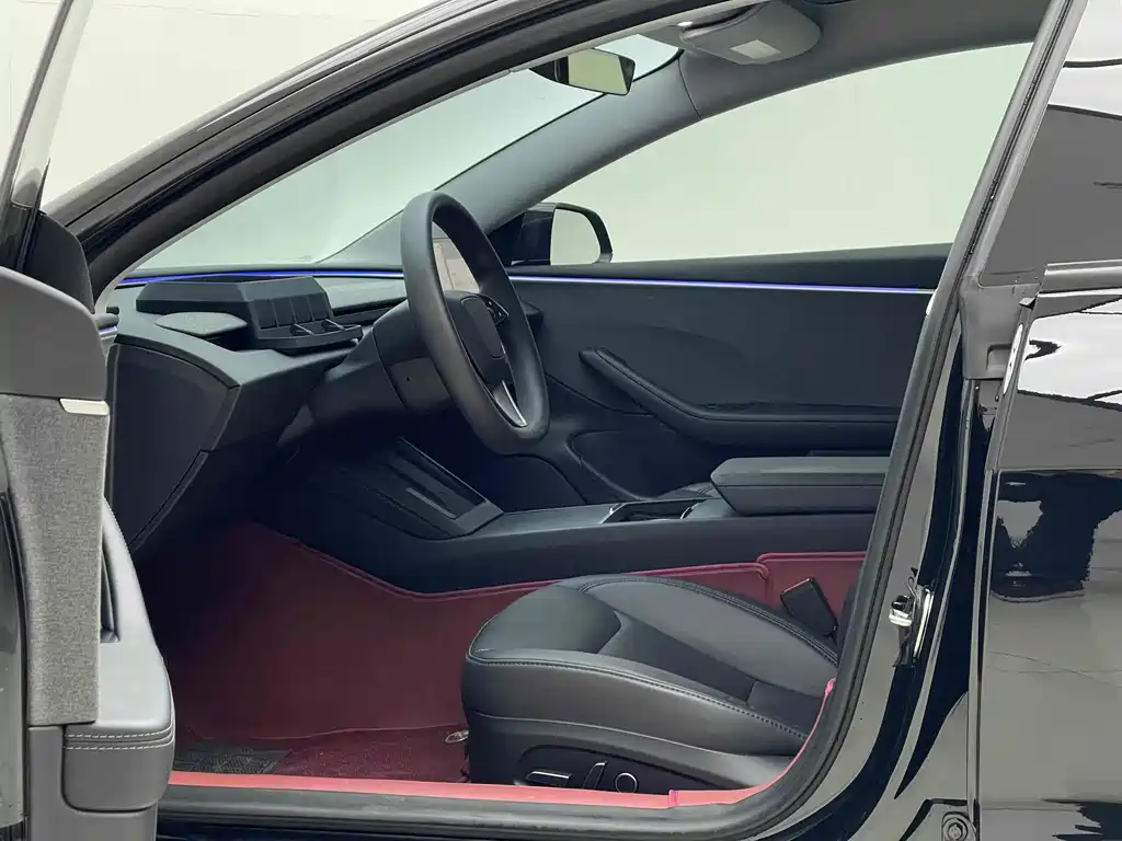 Tesla Model 3 — миниатюра 4