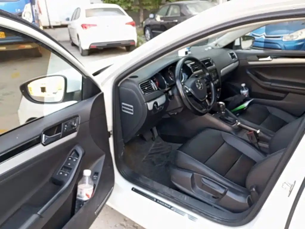 Volkswagen Sagitar — миниатюра 16