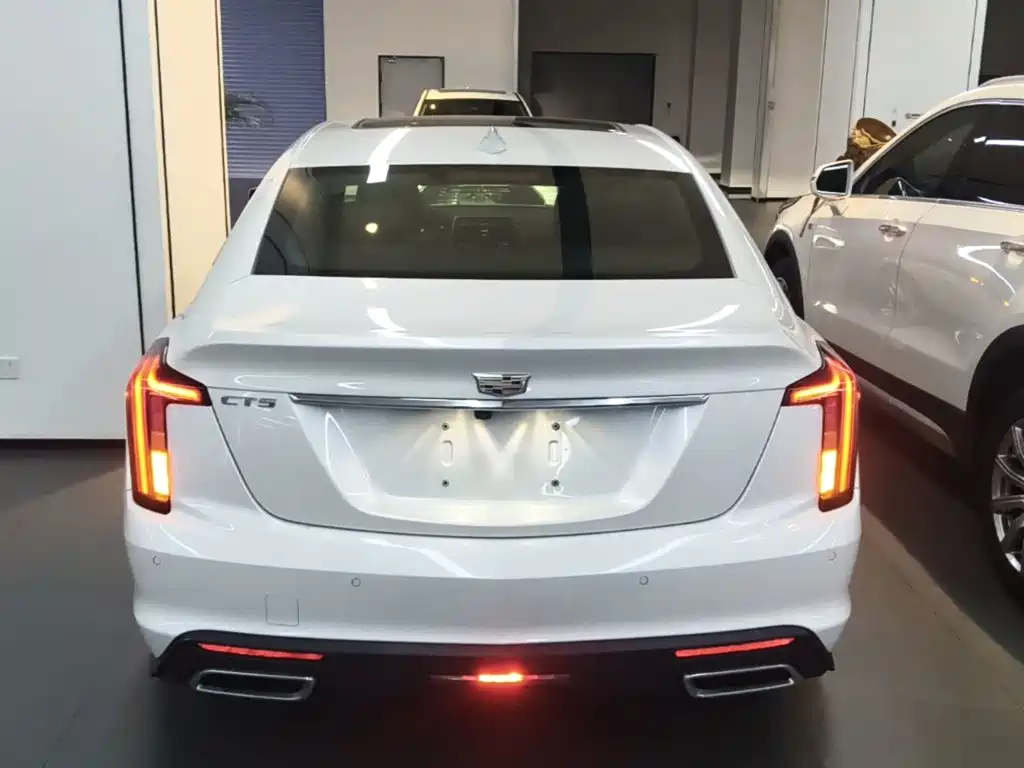 Cadillac CT5 — миниатюра 6
