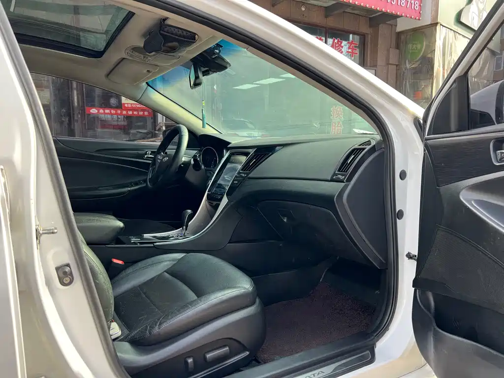 Hyundai Sonata — миниатюра 8