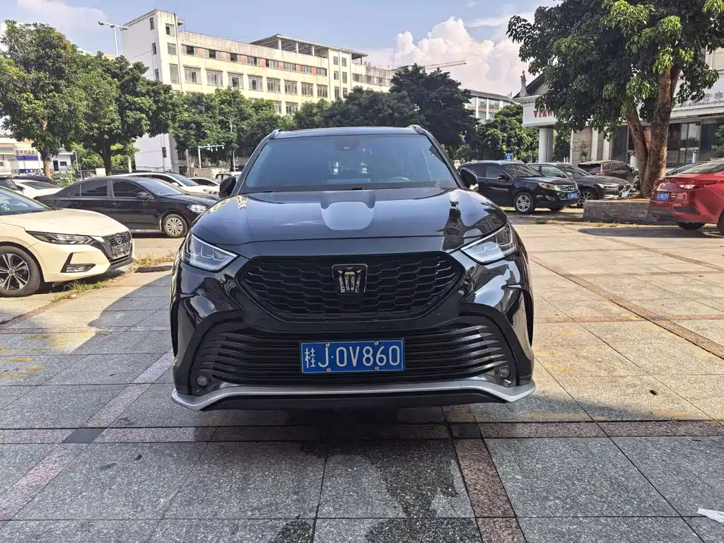 Toyota Crown Kluger — миниатюра 3