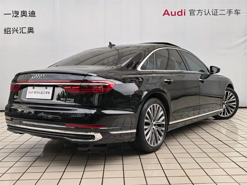 AUDI A8
