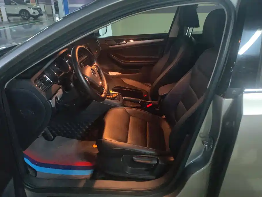 Volkswagen Sagitar — миниатюра 9