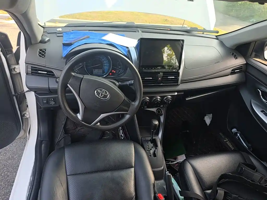 Toyota Yaris L — миниатюра 10