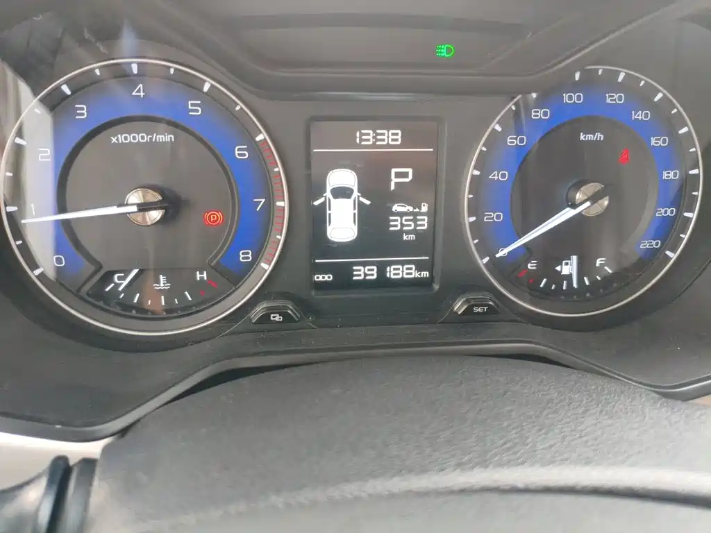 Geely Vision X3 — миниатюра 8