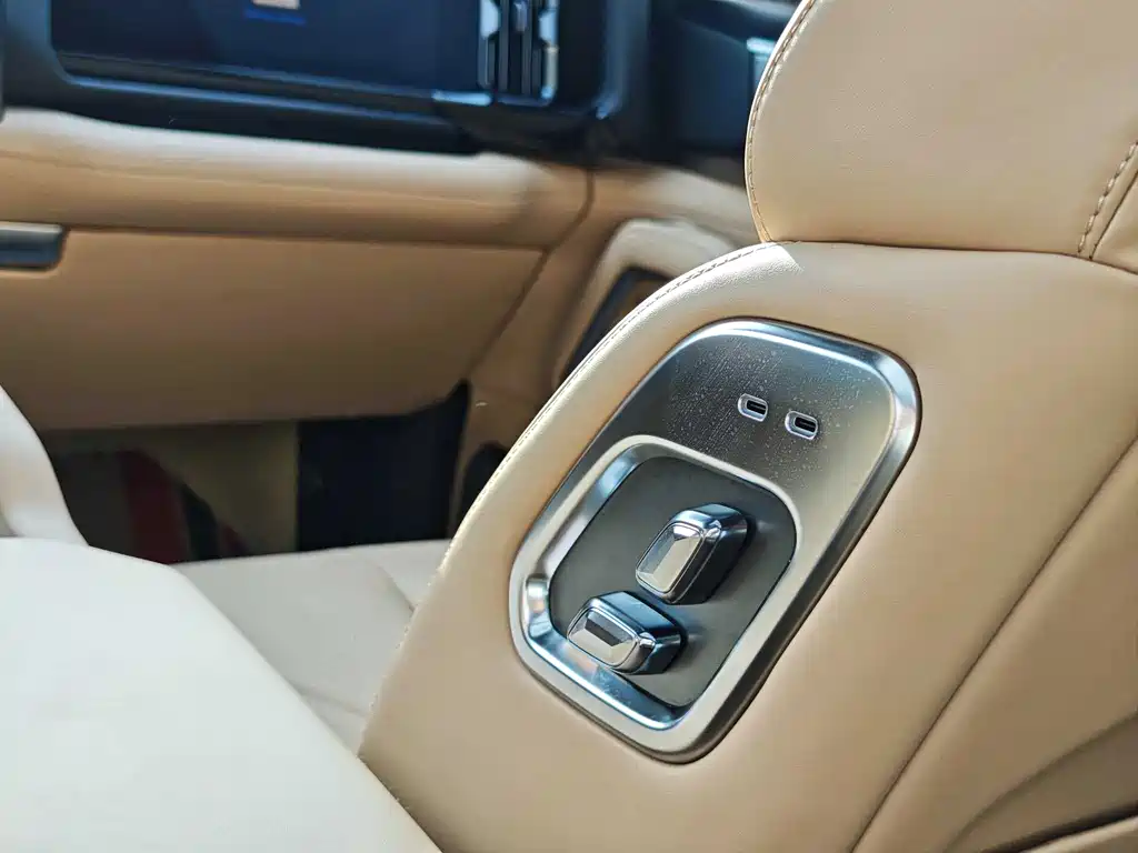 Fangchengbao Leopard 8 8 2025 Flagship 7 мест