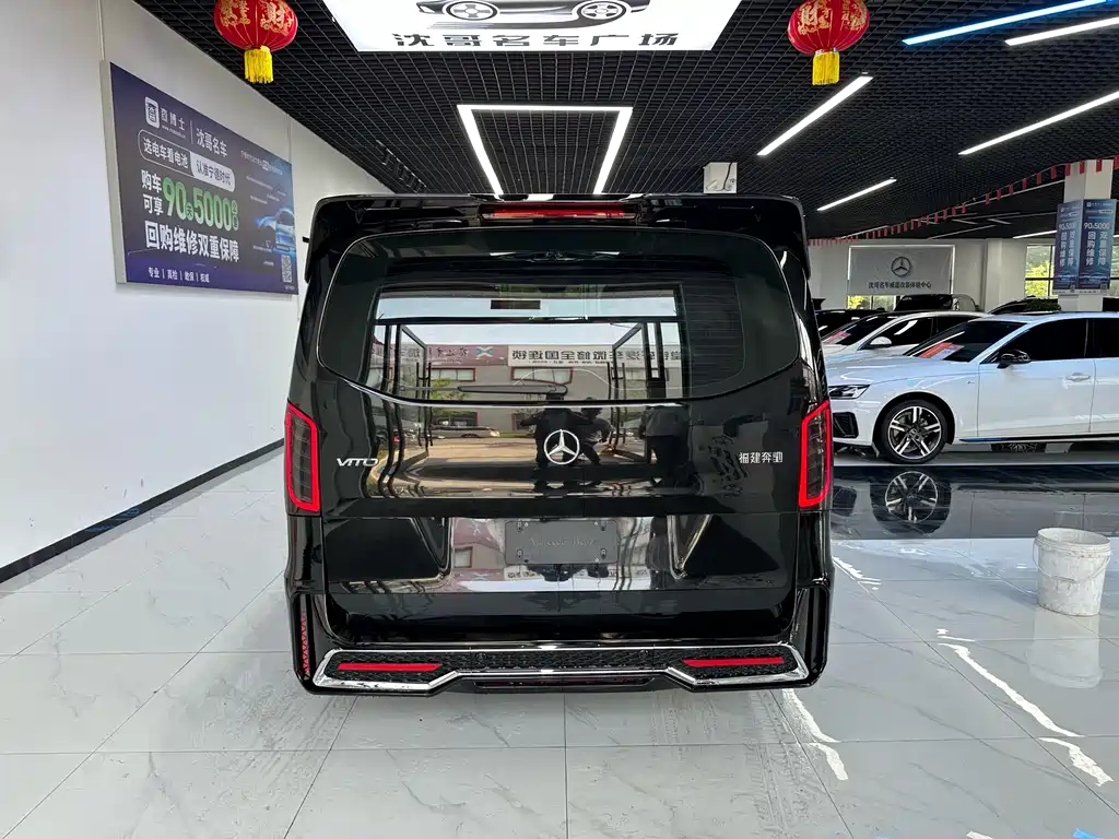 Mercedes-Benz Vito 2021 2.0T Elite 7 мест