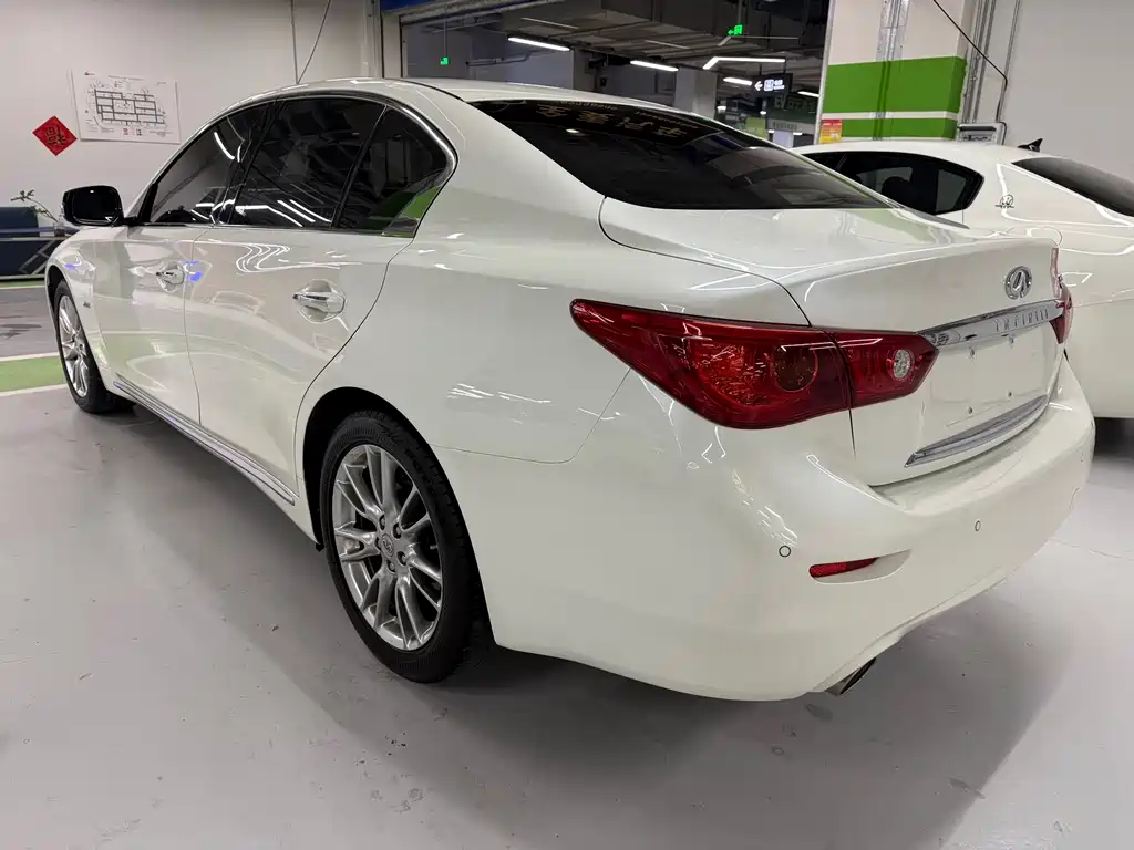 INFINITI Q50L