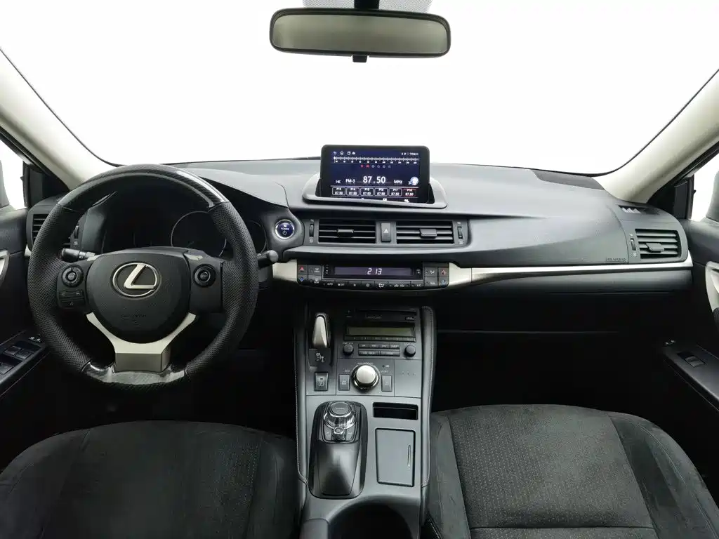 Lexus CT — миниатюра 5