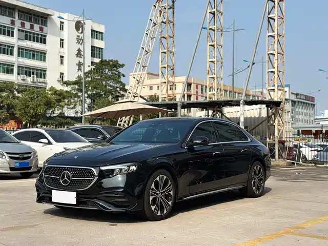 MERCEDES-BENZ E CLASS