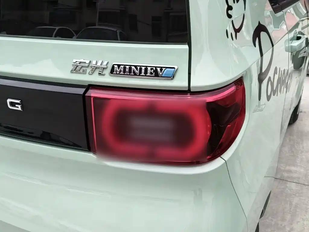 Wuling MINIEV — миниатюра 8