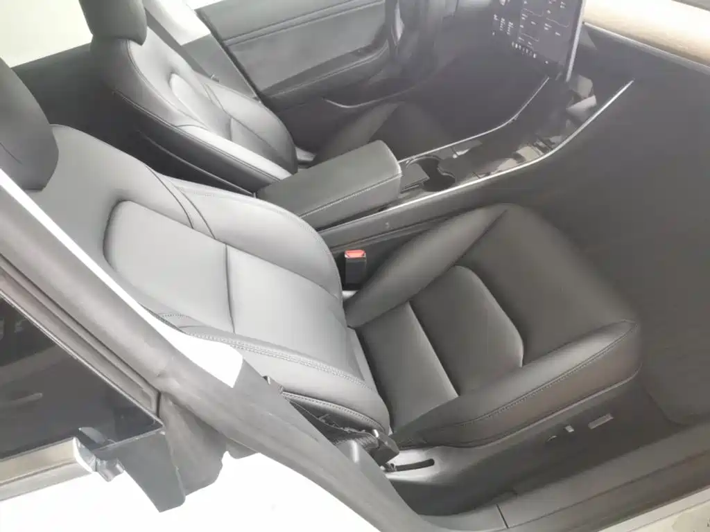 Tesla Model 3 — миниатюра 25