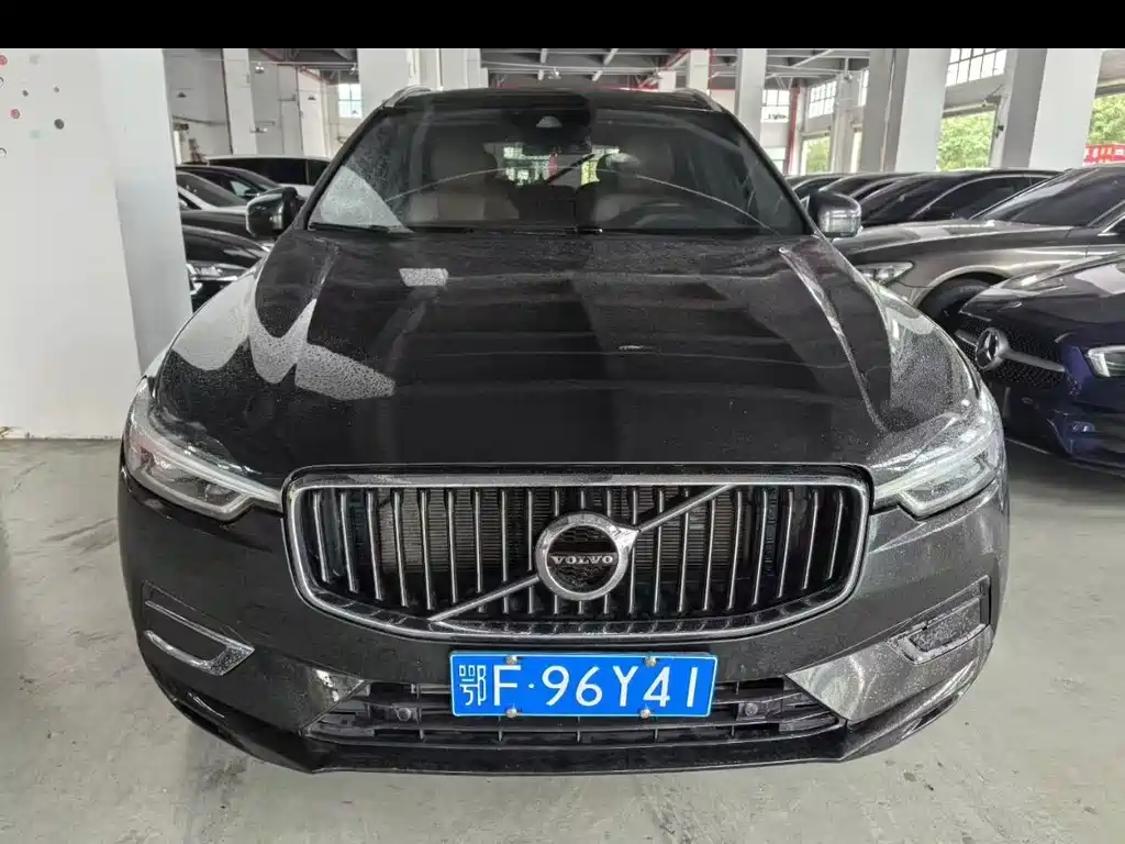 Volvo XC60 - фото 3