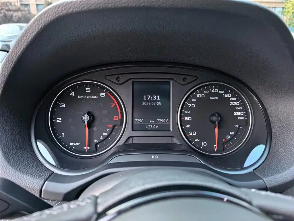 Audi Q2L 2022 35 TFSI Fashion
