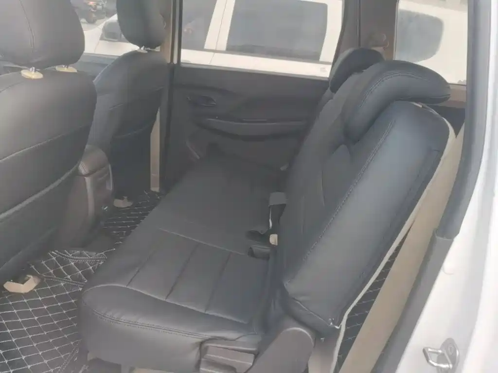 Wuling Hongguang — миниатюра 17