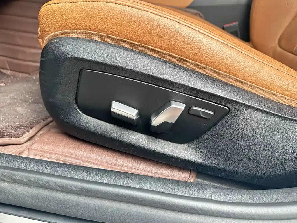 BMW 5 Series (Import) — миниатюра 12