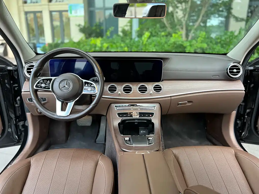 MERCEDES-BENZ E CLASS