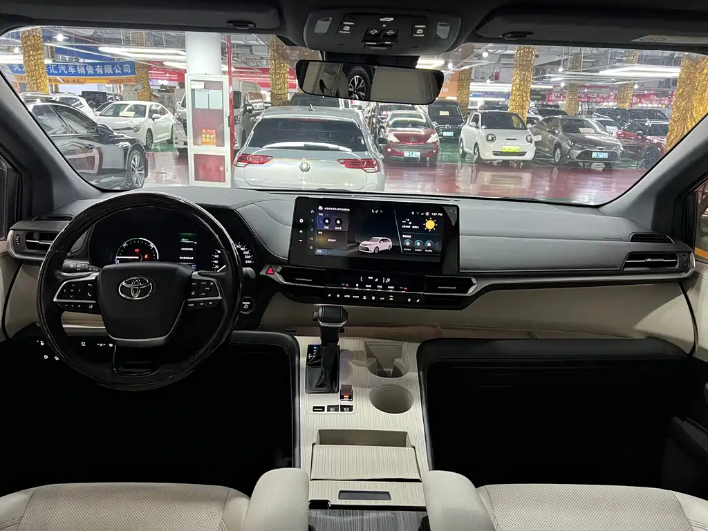 Toyota Sienna — миниатюра 9