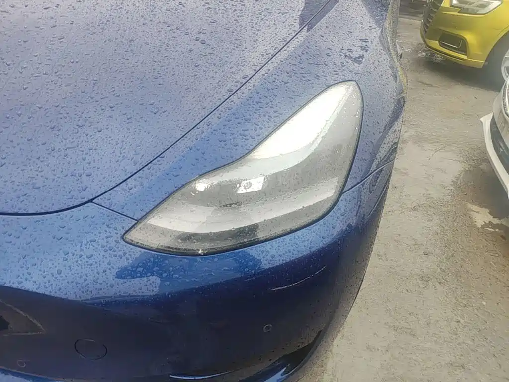 Tesla Model Y — миниатюра 24