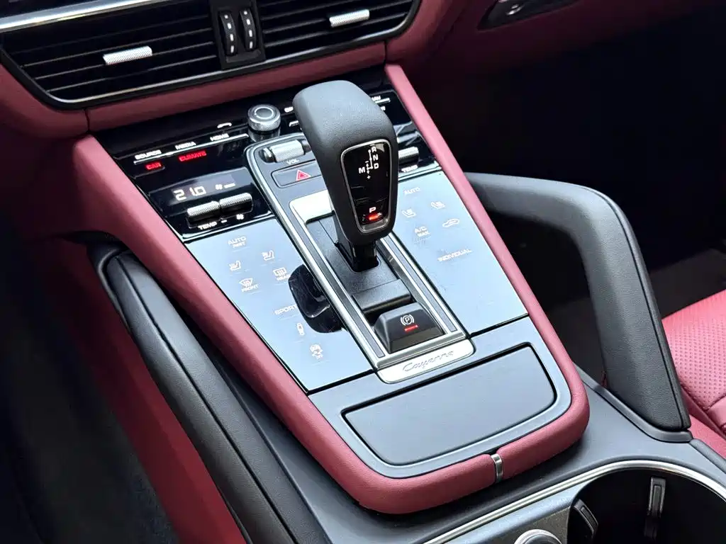 Porsche Cayenne — миниатюра 17