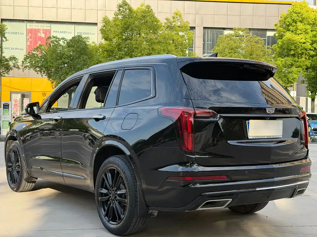 Cadillac XT6 2022 2.0T мест Luxury