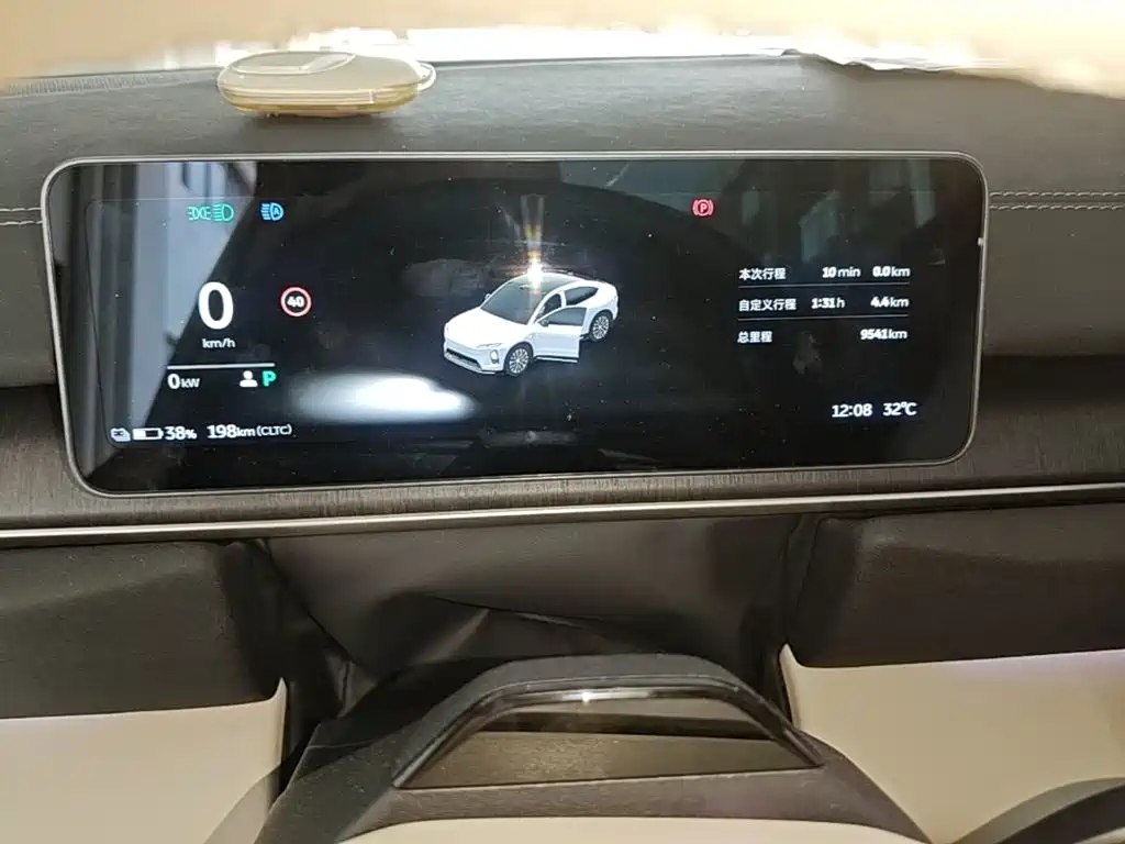 NIO EC6 — миниатюра 12