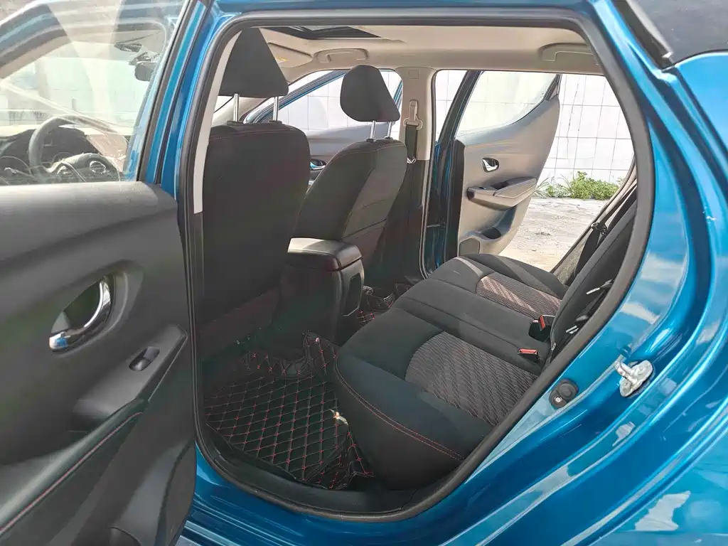 Nissan Bluebird — миниатюра 10