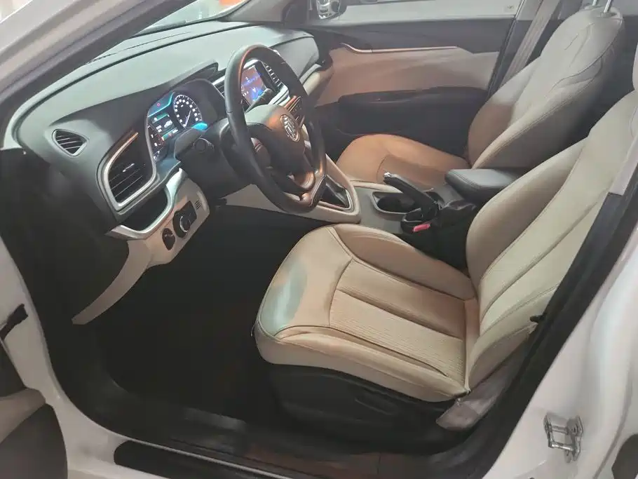 Buick Excelle — миниатюра 9
