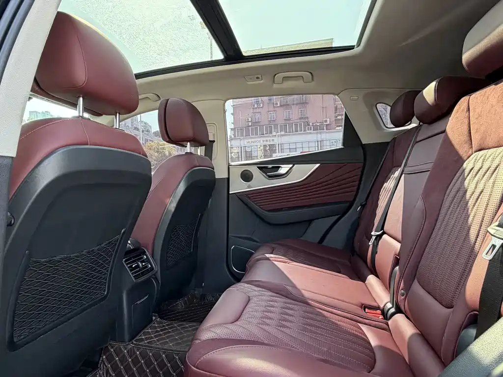 Hongqi HS5 2023 2.0T Pro