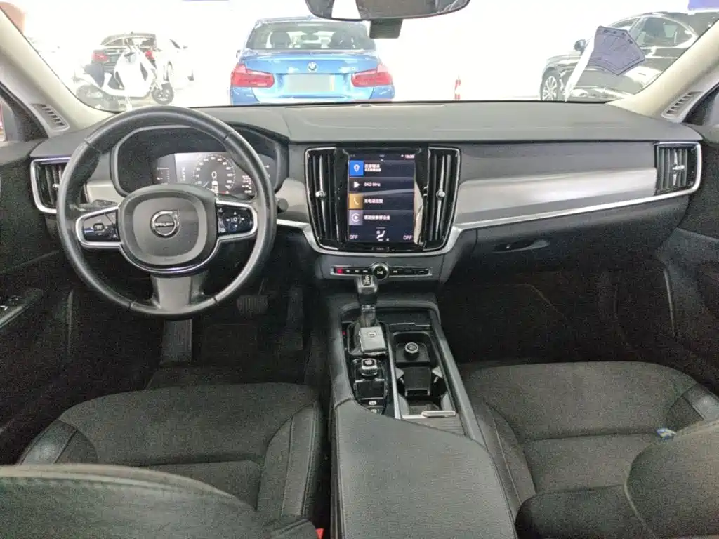Volvo S90 — миниатюра 10
