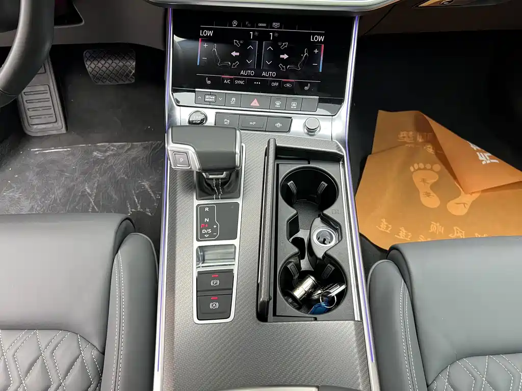 Audi A7L — миниатюра 15