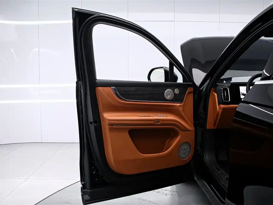 AITO ASK THE WORLD M9