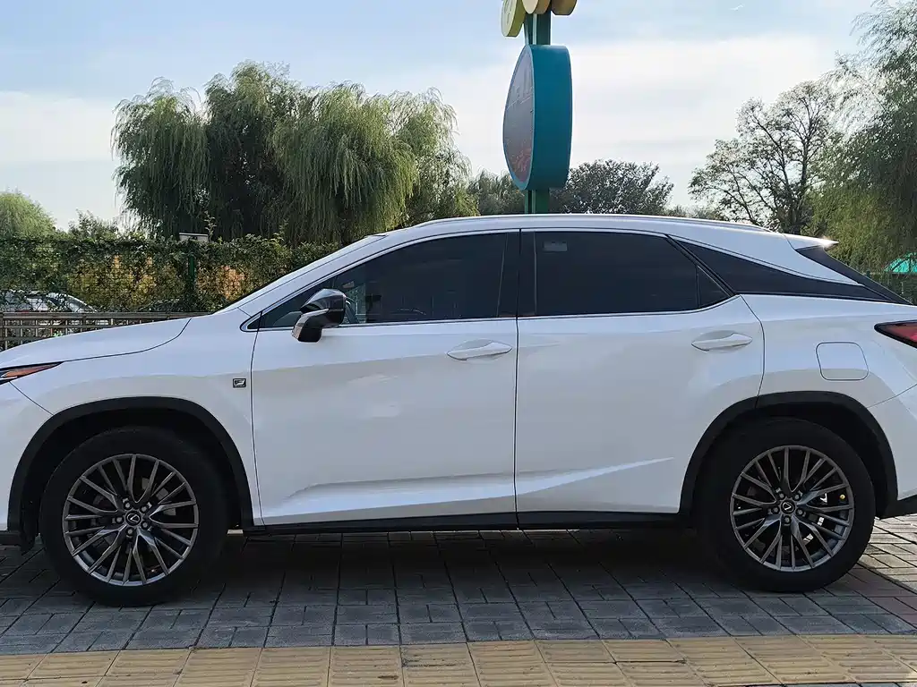 Lexus RX — миниатюра 9