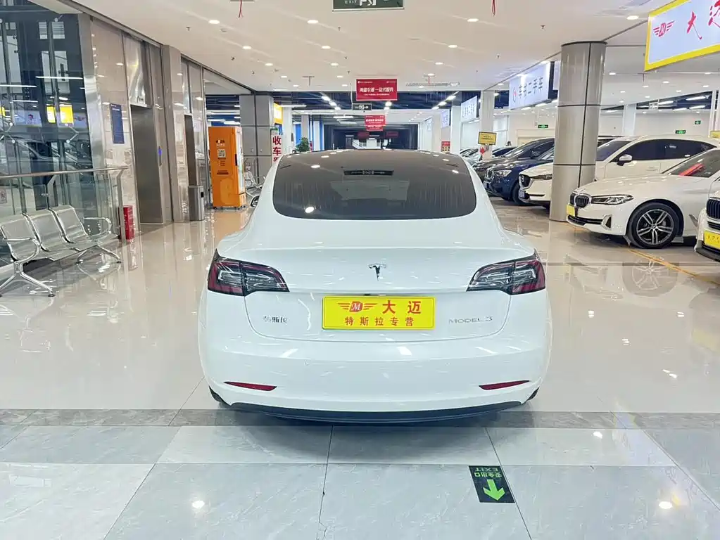 Tesla Model 3 - фото 4