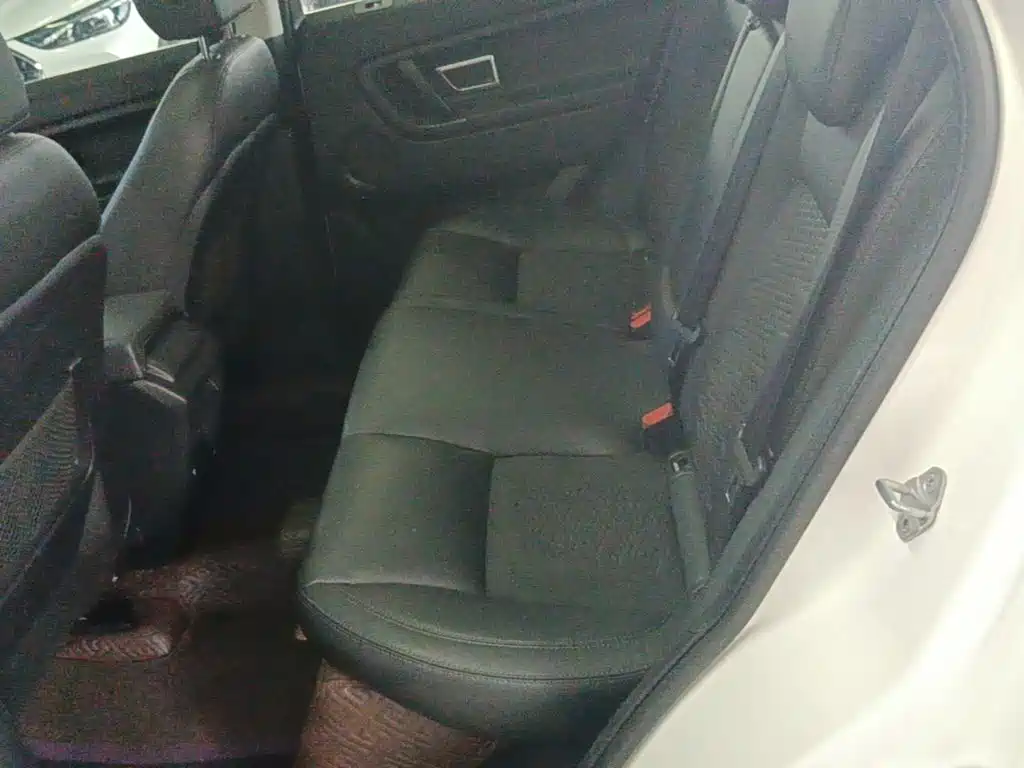 Land Rover Discovery Sport — миниатюра 17