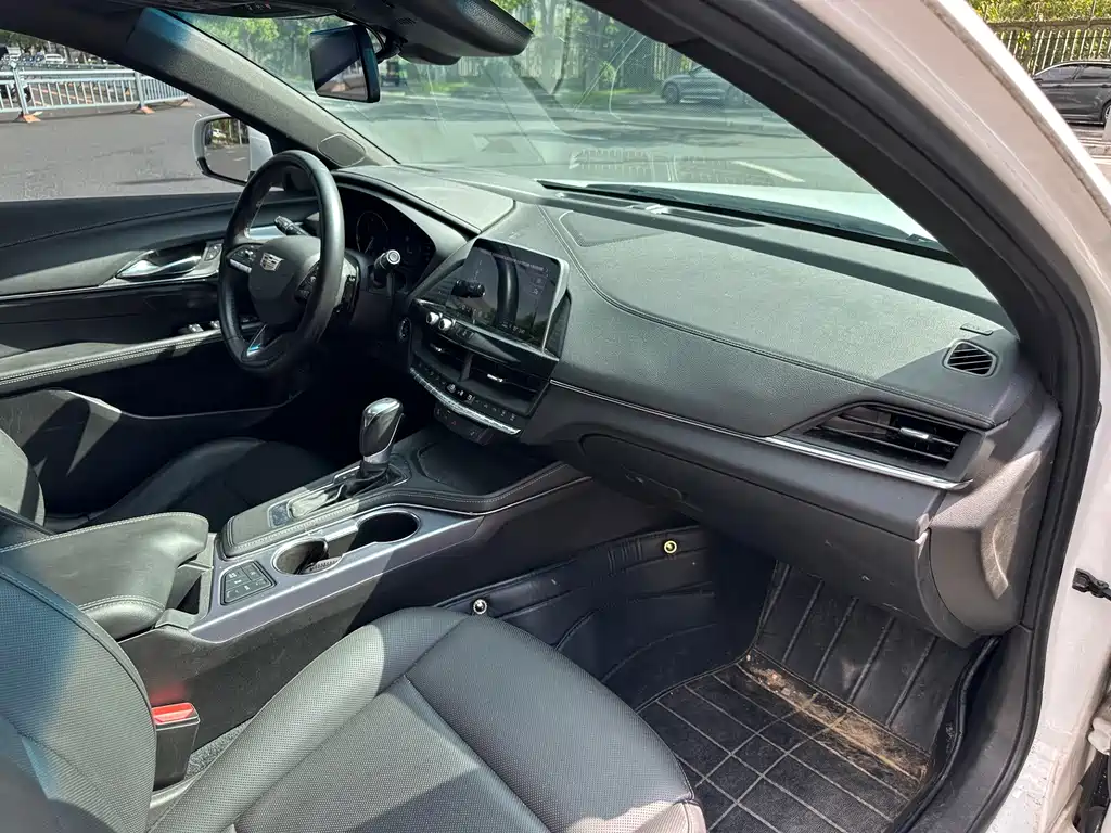 Cadillac CT4 — миниатюра 12
