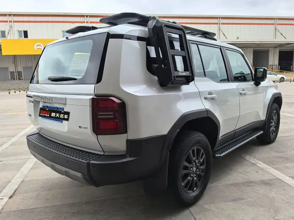 Toyota Prado — миниатюра 13