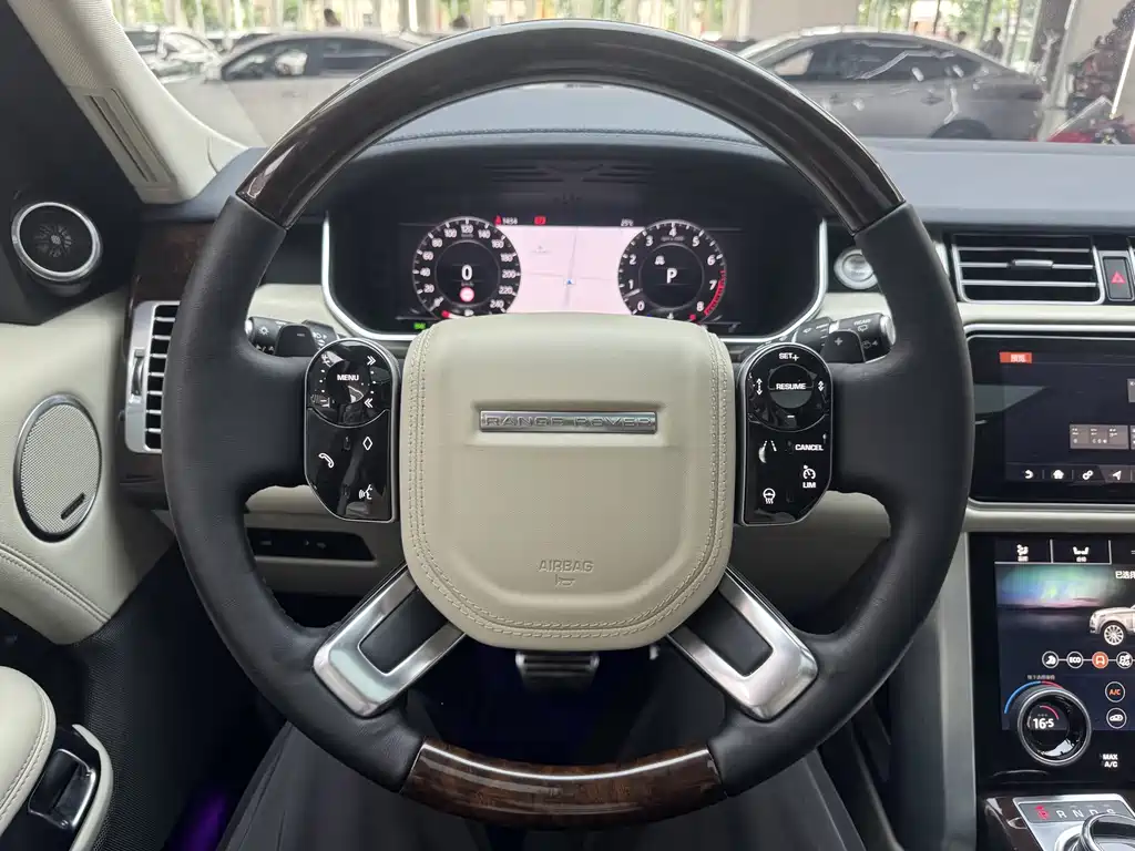 Land Rover Range Rover — миниатюра 21