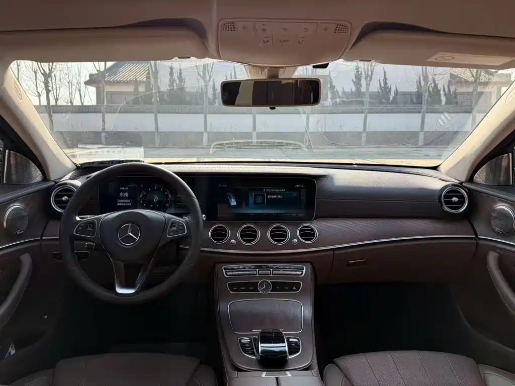 MERCEDES-BENZ E CLASS