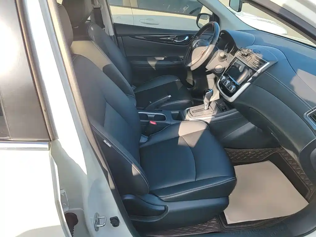 Nissan Tiida — миниатюра 25