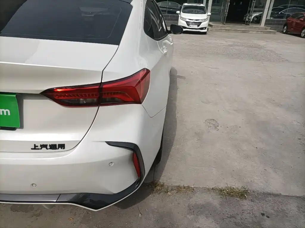 Buick Verano — миниатюра 8