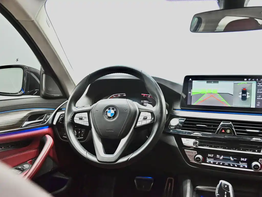 BMW 5 Series — миниатюра 12