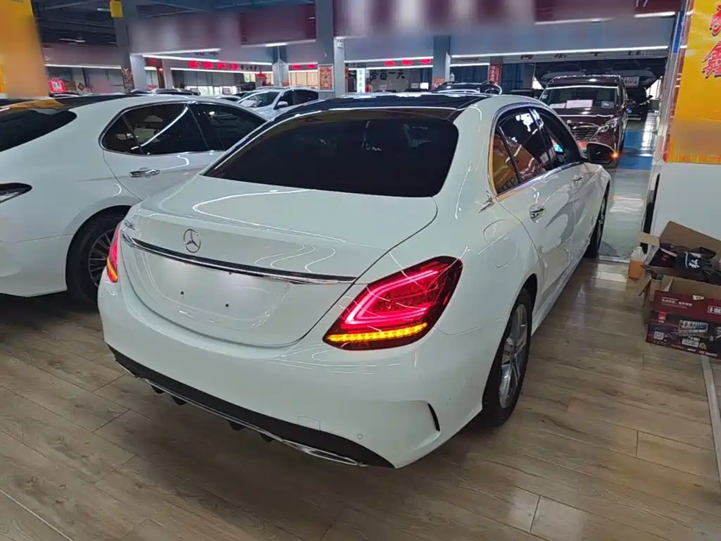 Mercedes-Benz C-Class — миниатюра 7