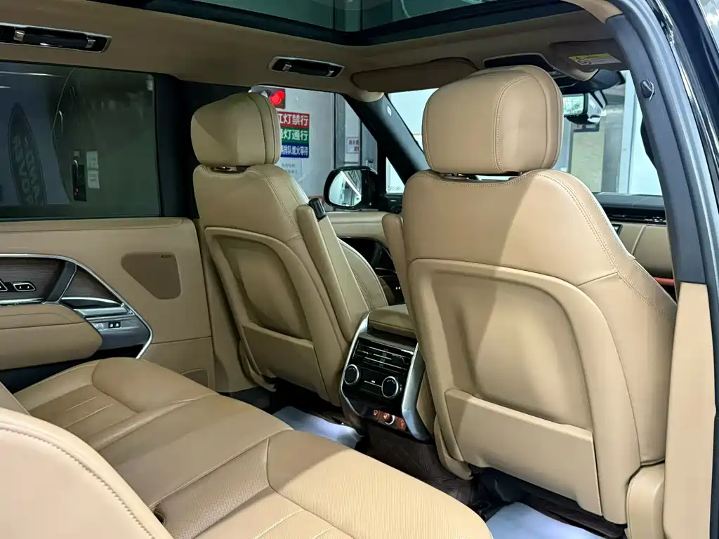 Land Rover Range Rover — миниатюра 6
