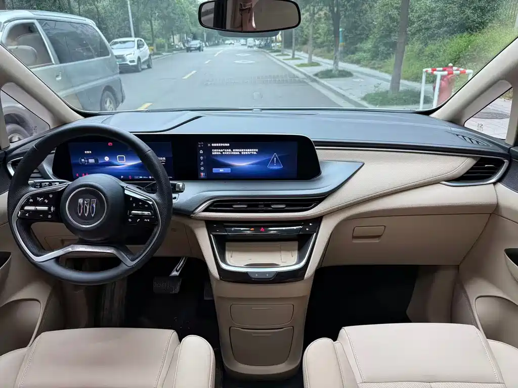 Buick GL8 Hybrid — миниатюра 7