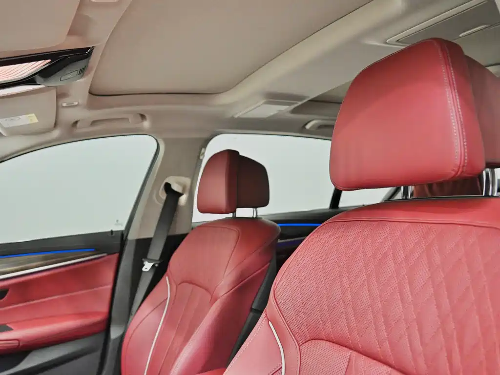 BMW 5 Series — миниатюра 51