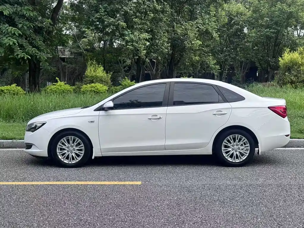 Buick Excelle — миниатюра 10